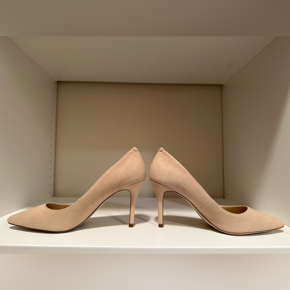 Aldo Suede Mid Heels - Picture 3 of 5